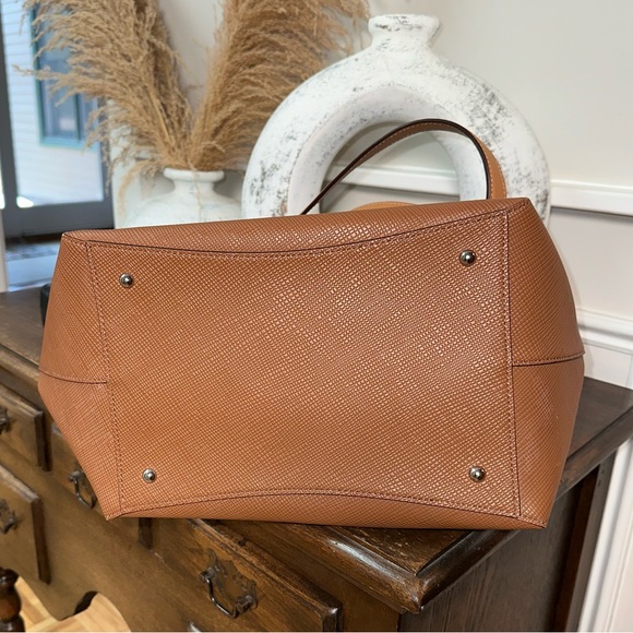 Ralph Lauren leather tote- like new - Picture 13 of 15